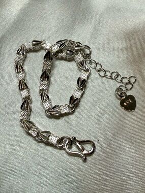 Silver Vintage Inspired Women's Heart Chain Link Bracelet with Dangling Heart